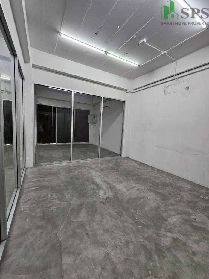 picture Newly renovated Commercial Buildings for Rent – 2 Units (SPSP620) - 7/20