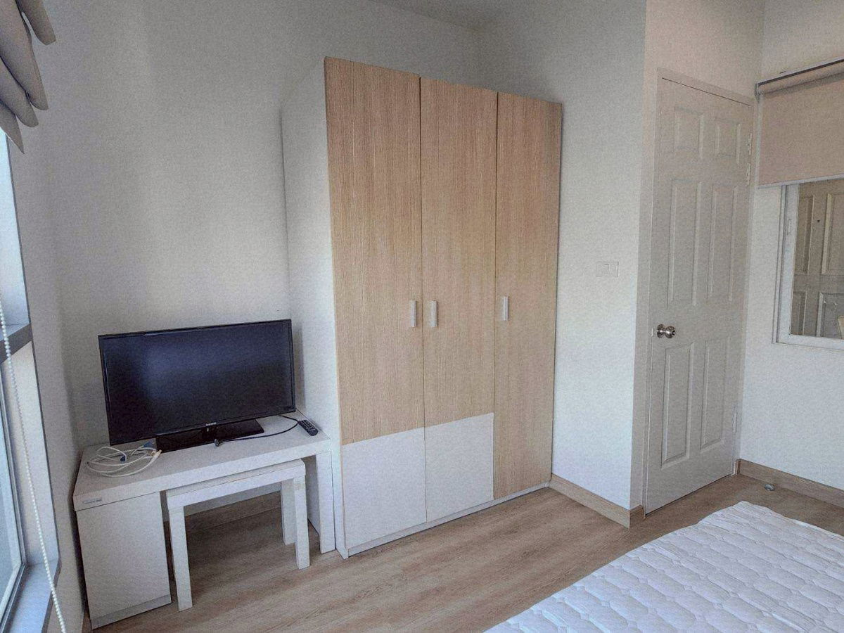 picture For Rent  🏢✨ Life@Ratchada suthisan Near MRT Suthisan Interested, add Line @255ghzjq. Add @ too. ꔛ - 5/7