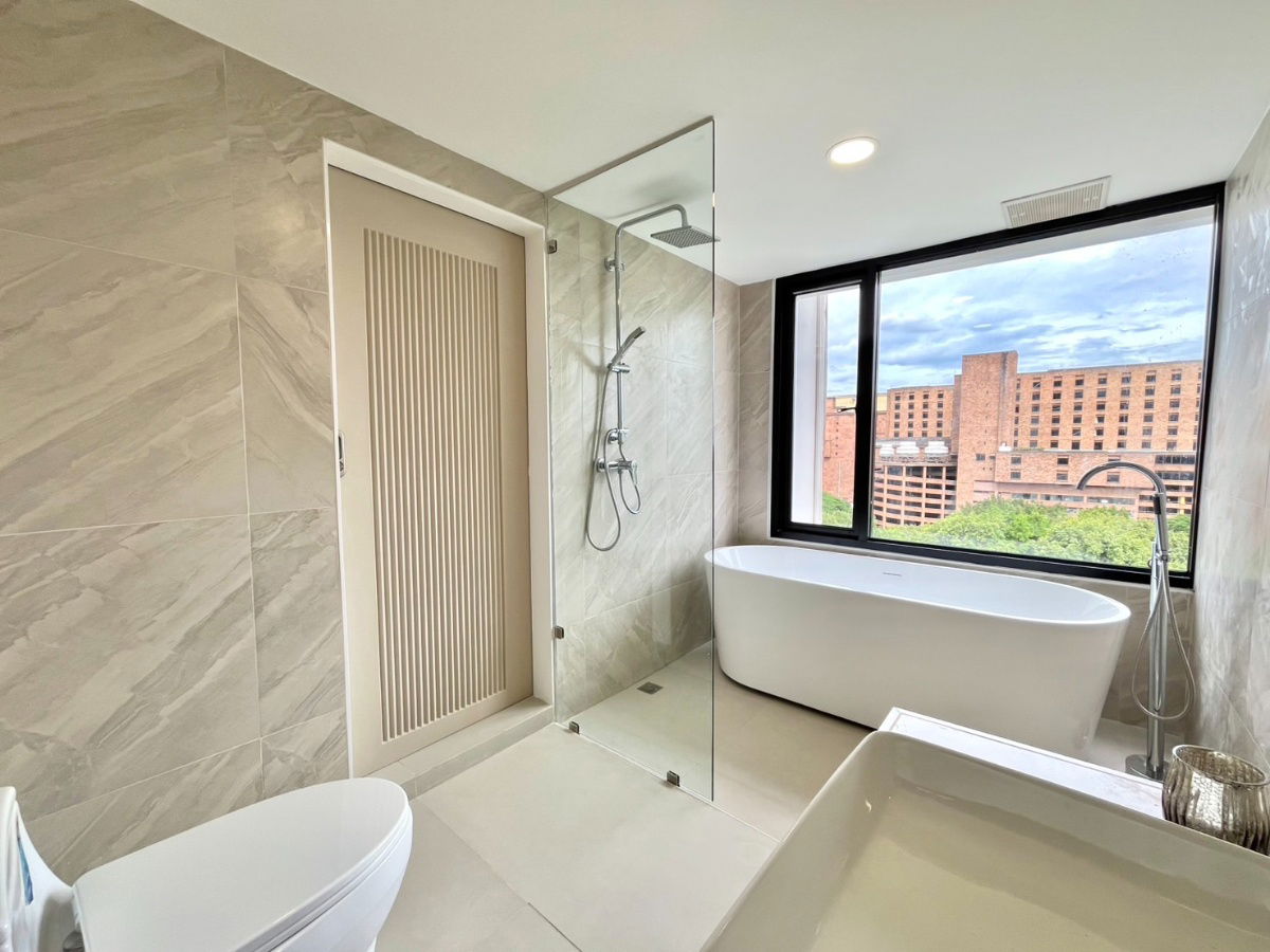 picture Condo for sale, Sri Thana, near Nimman, Chiang Mai  bedrooms Tel 082-389-9314 Boo - 19/29