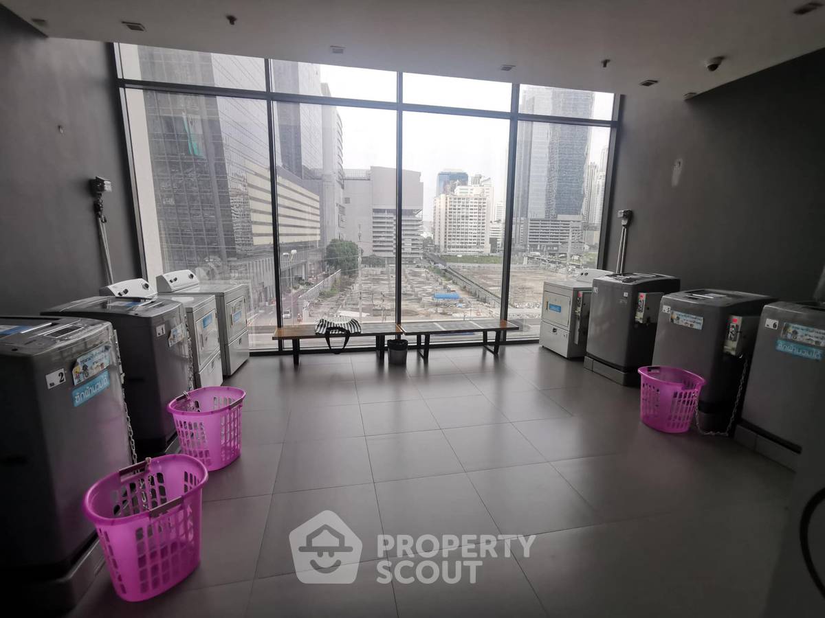 picture 1-BR Condo at Ideo Mobi Rama 9 near MRT Phra Ram 9 (ID 211833) - 8/15