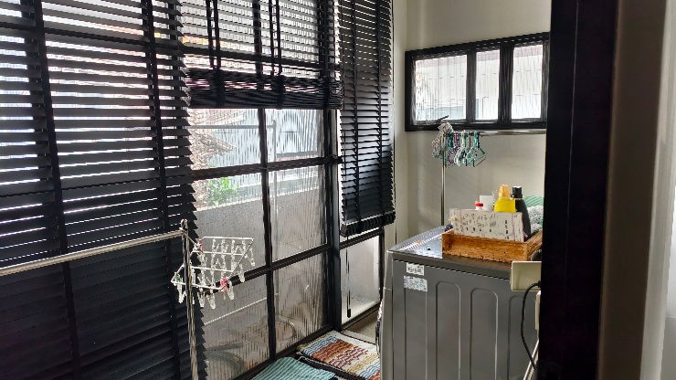 รูป บ้านหรูใจกลางลาดพร้าว ซอยนาคนิวาส 37 สไตล์โมเดิร์น ลักซ์ชัวรี บรรยากาศเงียบสงบ - รูปที่ 9/10