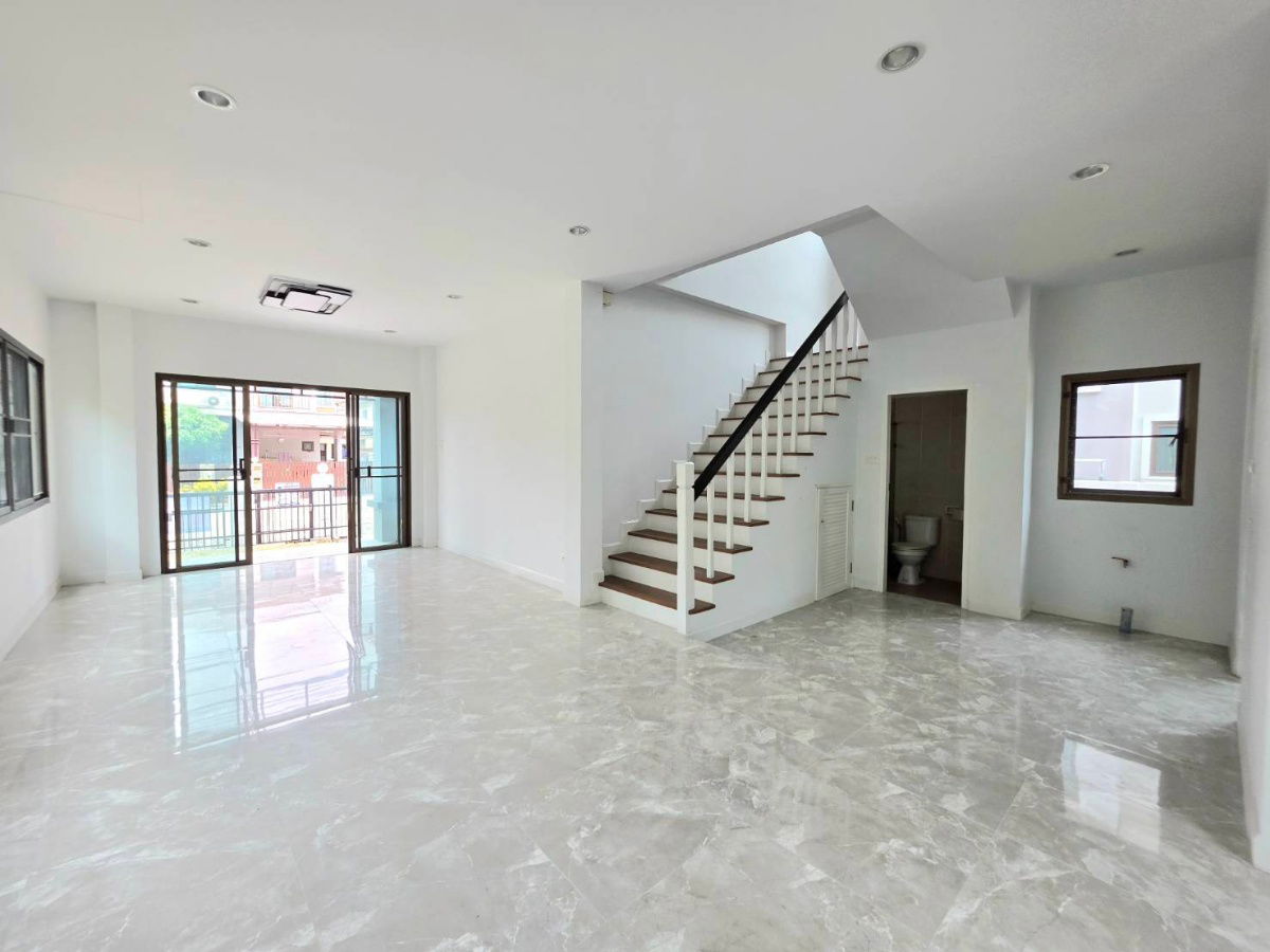 รูป บ้านรีโนเวทใหม่ทั้งหลัง หมู่บ้านวิสต้าวิลล์ (B1 B2) ลำลูกกา คลอง 3 ซอยเปียร์นนท์ ถนนชลมาร์คพิจารณ์ - รูปที่ 19/36