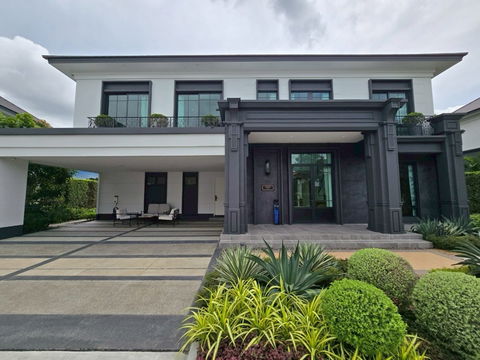 ขายบ้านตัวอย่าง Gropius เฟอร์ฯครบพร้อมอยู่ ลดสูงสุดกว่า 6,000,000 บาท!!