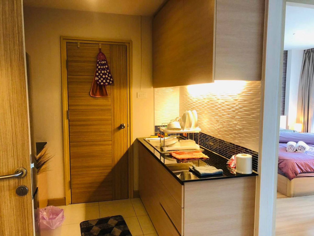picture 🏡 For Rent: Modern Condo near Suan Dok Hospital – Perfect for Doctors, Professors, and Remote Workers - 4/35