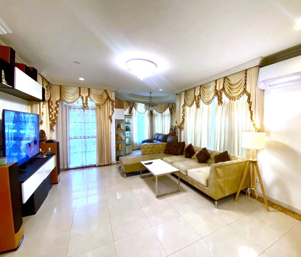 รูป บ้านหรู ถูก สวย!! รวมอยู่ในบ้านหลังนี้ทั้งหมด บ้านเดี่ยวสไตส์ยุโรป  หมู่บ้าน ภัสสร 4 รังสิตคลอง 3 - รูปที่ 4/11