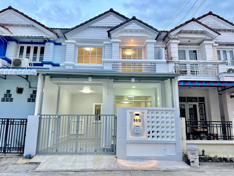 หมู่บ้านทิพย์พิมาน การ์เด้นท์  ติดถนนบ้านกล้วย – ไทรน้อย บางบัวทอง ห่างจากถนนกาญจนภิเษกเพียง 1 กิโล   ใกล้เซ็นทรัล เวสเกต