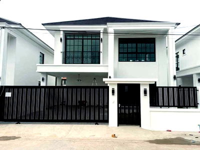 Houses for sale : Beautiful house, nice to live in, next to Sukhumvit Road, ready to move in