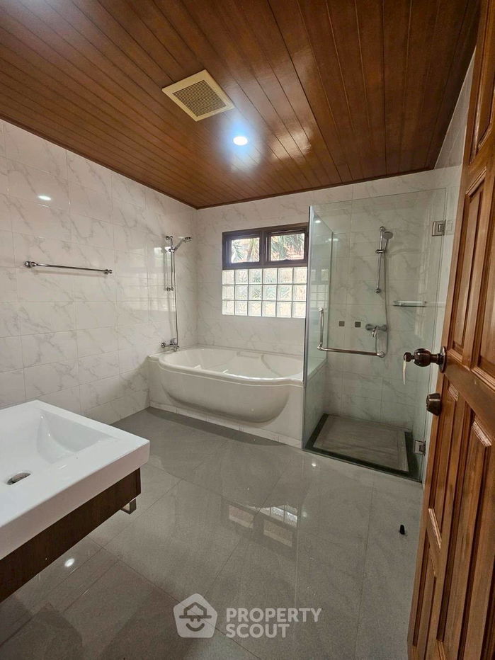 รูป บ้าน 4-ห้องนอน ใน บางตลาด (ID 2130318) - รูปที่ 10/17