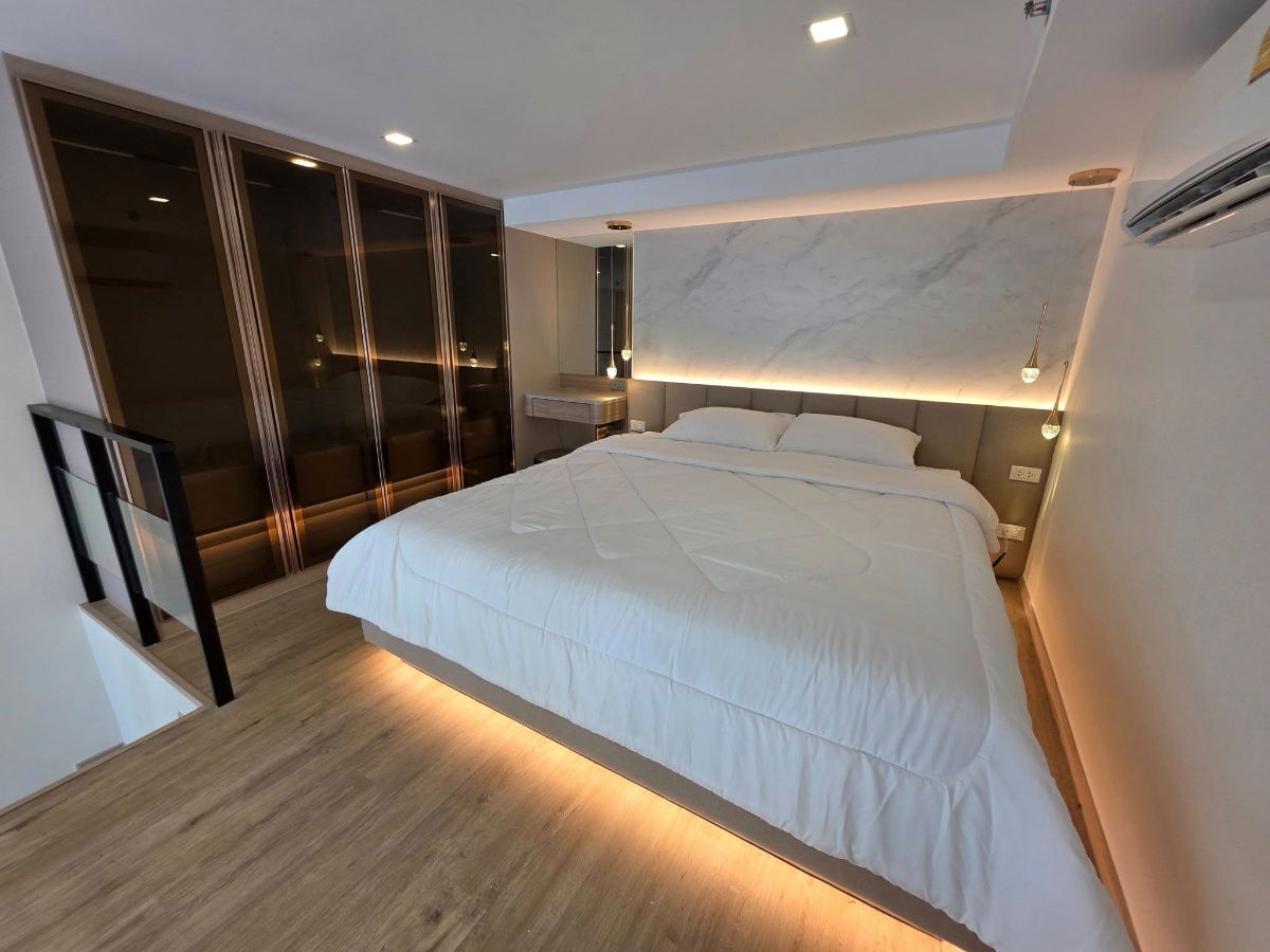 รูป พร้อมอยู่ Loft Duplex คอนโด ใกล้ 🚄  MRT สายสีเหลือ หัวหมาก 200 ม.  The Rich Rama 9 Srinakarin (เดอะริช พระราม 9 ศรีนครินทร์) - รูปที่ 4/10