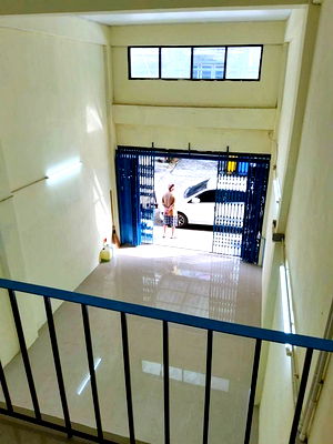 Shophouses for rent วิทยาลัยเทคนิคราชสิทธาราม : MRT Lak Song 1.6 km. For rent commercial building 3.5-storey with roof terrace 19 sq.wa. 245 sq.m. P