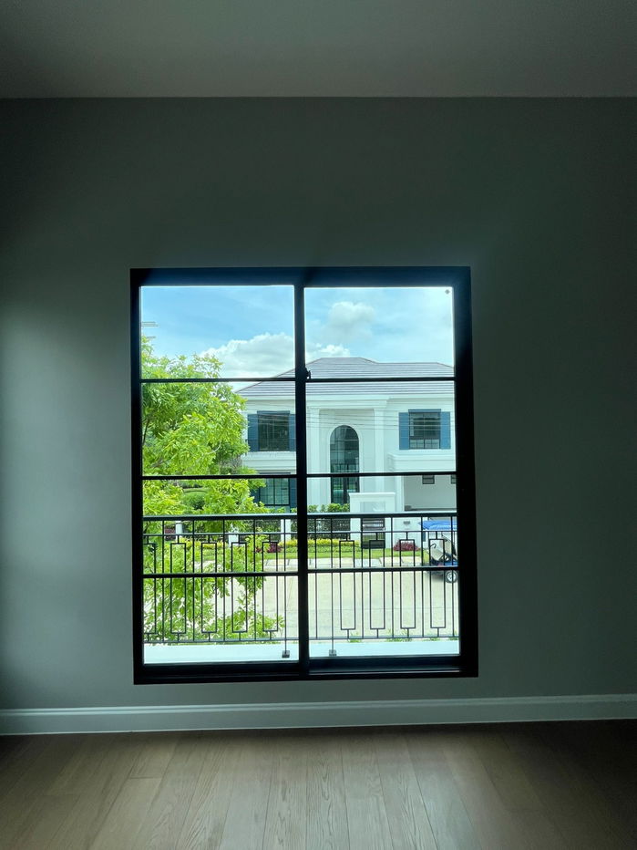 picture Last Corner Unit in the Zone! Setthasiri Don Mueang: A 308 sq.m. House on a 75.3 sq. wah Plot 4 Bedrooms, 5 Bathrooms, 3 Parking Spaces - 17/33