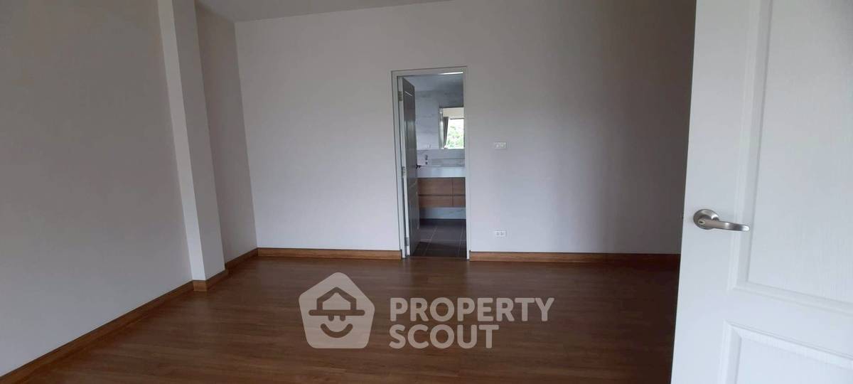 picture 4-BR House at Centro Vibhavadi in Don Mueang (ID 2242700) - 13/23