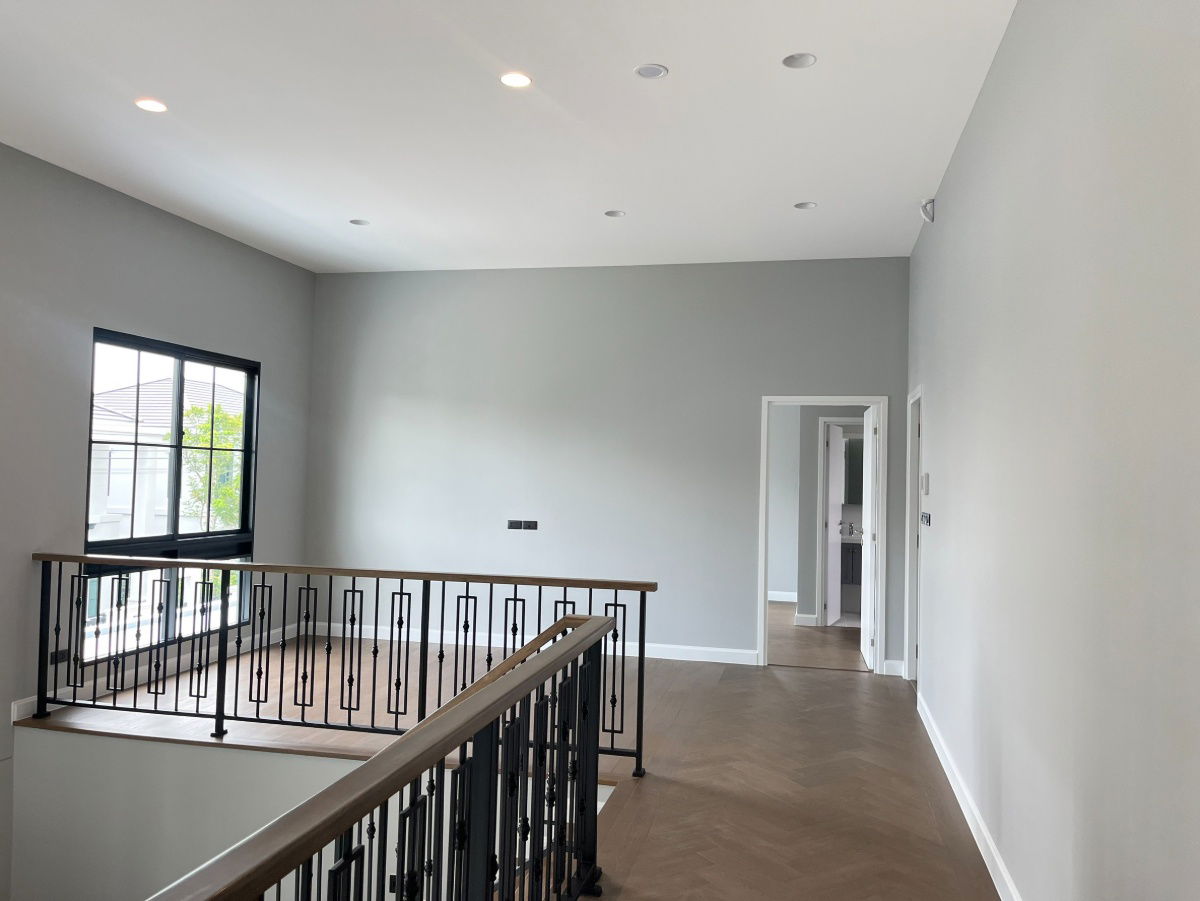 picture Last Corner Unit in the Zone! Setthasiri Don Mueang: A 308 sq.m. House on a 75.3 sq. wah Plot 4 Bedrooms, 5 Bathrooms, 3 Parking Spaces - 23/33