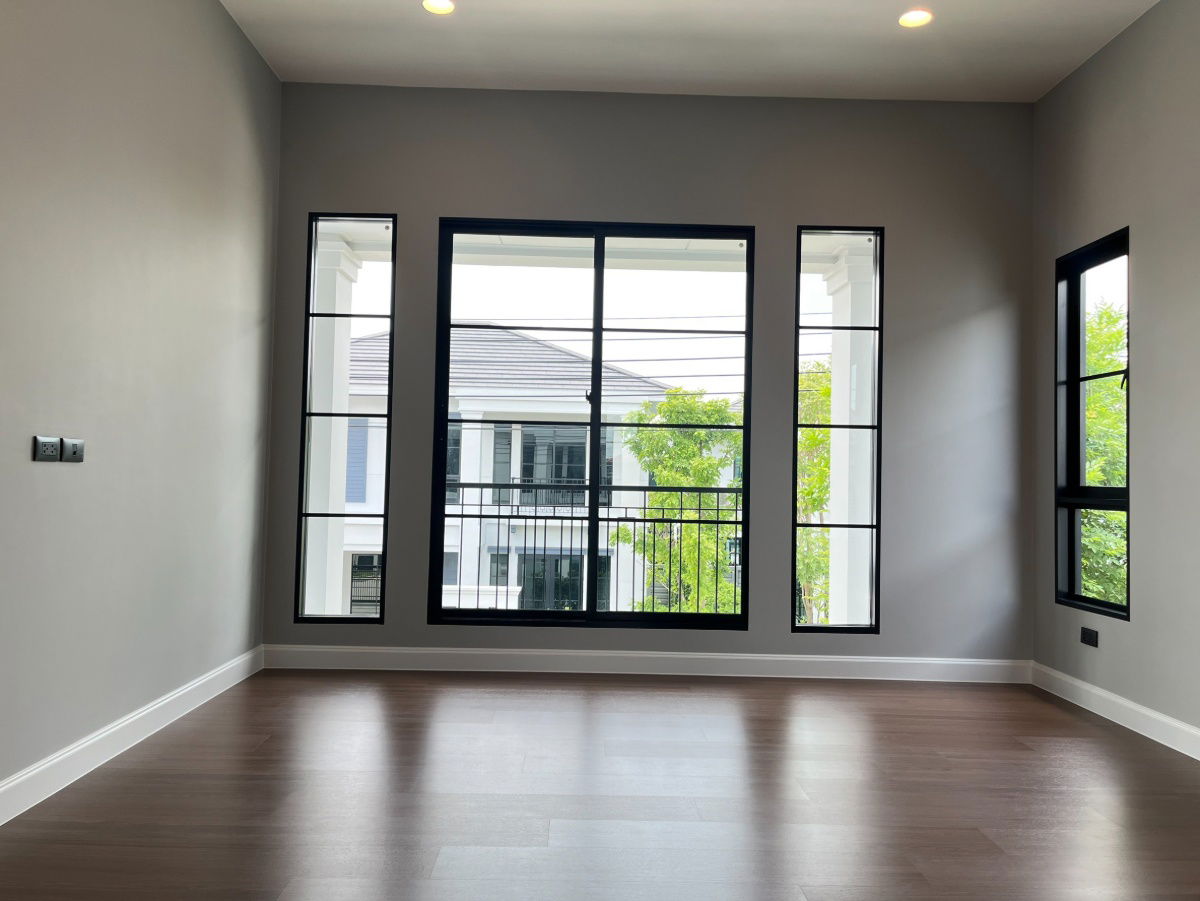 picture 2 Units! Setthasiri Don Mueang 4 Bedrooms, 4 Bathrooms, 2 Parking Spaces Ready to Move In!!! - 6/21
