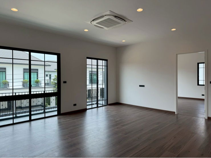 รูป บ้านพร้อมโอนฯ หลังใหญ่สุด โซนหน้าโครงการ ลดสูงสุดกว่า 8,000,000 บาท!! - รูปที่ 8/8