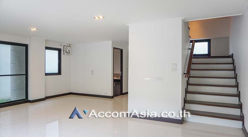 รูป 🔼🔽 AccomA 📩 Modern townhouse with natural light in Sathorn, Bangkok (AA27149) - รูปที่ 2/10
