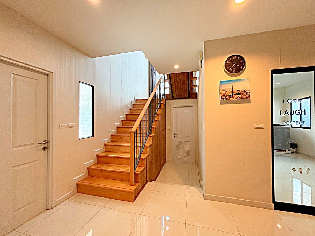 รูป บ้านให้เช่า ภัสสร เพรสทีจ – บางนา สุวรรณภูมิ 201 ตร.ม 4 นอน 3 น้ำ 55,000 เครื่องใช้ฟ้าครบ ห้องสวยพร้อมอยู่  คุณบี โทร 064-146-6445 (R571103) - รูปที่ 14/29