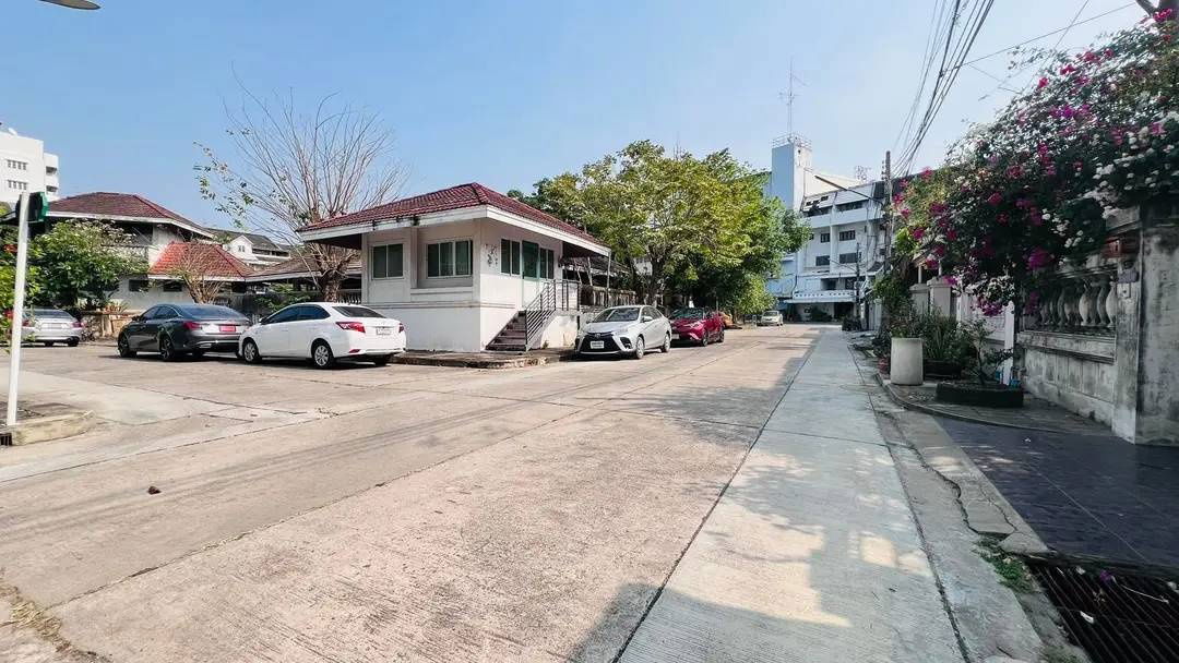 รูป ทาวน์เฮาส์ ติดถนนหลักลาดพร้าว ใกล้ สถานีรถไฟฟ้า ลาดพร้าว71 เพียง 250ม.ทำเลศักยภาพ - รูปที่ 5/12