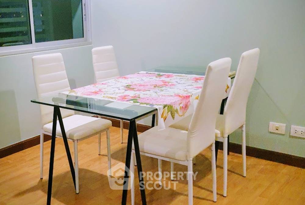 picture 2-BR Condo at The Kris Ratchada 17 near MRT Sutthisan (ID 820841) - 6/10
