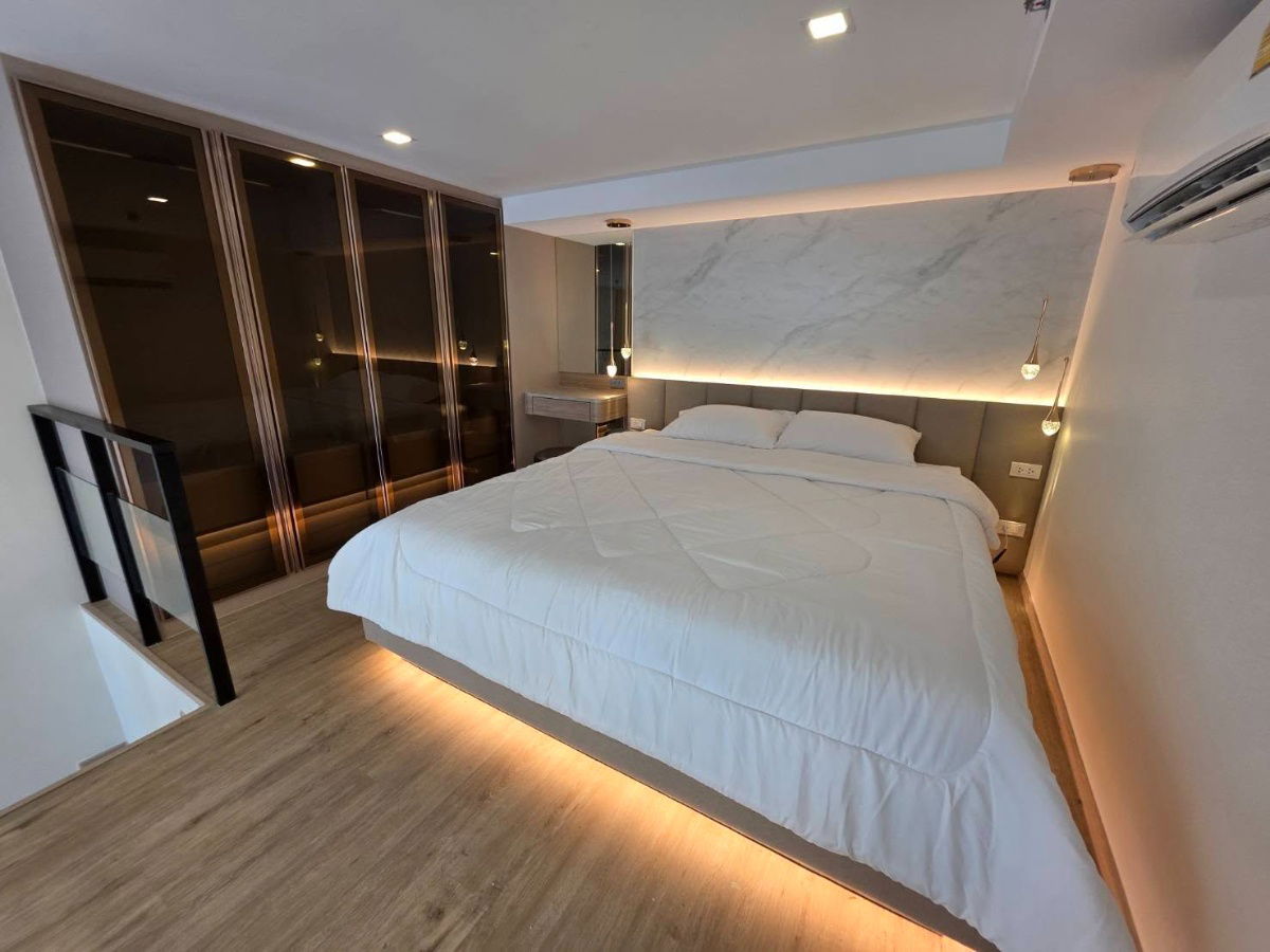 picture WS2090 ✨ The Rich Rama 9 – Srinakarin ✨ Loft Duplex, high ceiling, only 24,500 baht/month - 1/23