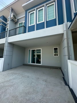 ให้เช่าบ้านทาวน์โอมขนาดใหญ่ คลอง 1 ธัญบุรี หมู่บ้านติดถนนใหญ่