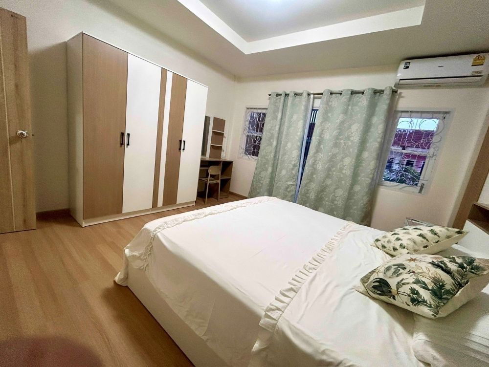 รูป ให้เช่าบ้านทาวน์เฮาส์ 2ชั้น หมู่บ้านมั่นคง ซอยแหลมฉบังทาวเวอร์ ทำเลดี เดินทางสะดวก - รูปที่ 9/10