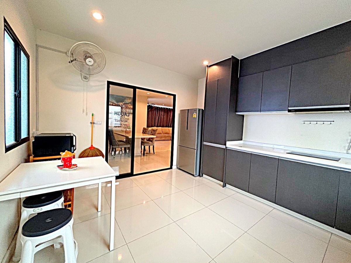 รูป บ้านให้เช่า ภัสสร เพรสทีจ – บางนา สุวรรณภูมิ 201 ตร.ม 4 นอน 3 น้ำ 55,000 เครื่องใช้ฟ้าครบ ห้องสวยพร้อมอยู่  คุณบี โทร 064-146-6445 (R571103) - รูปที่ 11/29