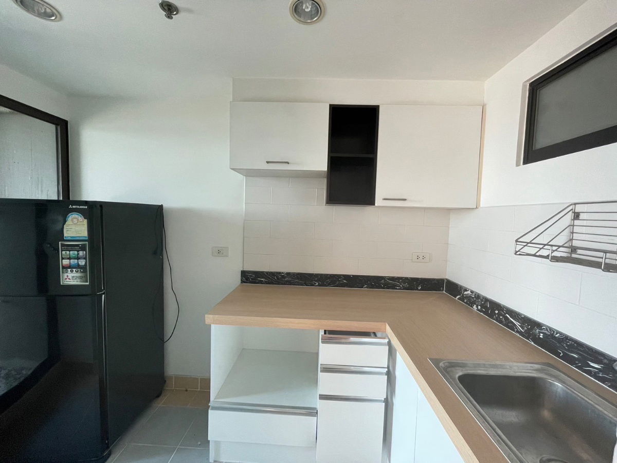 picture Forrent Lumpini Place Narathiwas-Chopraya Condominiums  - 5/6