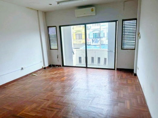 รูป ซ.นวลจันทร์ 27-33 MRT วัชรพล 1.6กม.ให้เช่าทาวน์เฮ้าส์ 3 ชั้น 21 ตร.วา.252 ตร.ม. เดอะวอล์ค เกษตร-นวมินทร์ 1.1 กม. 4นอน 3น้ำ - รูปที่ 3/8