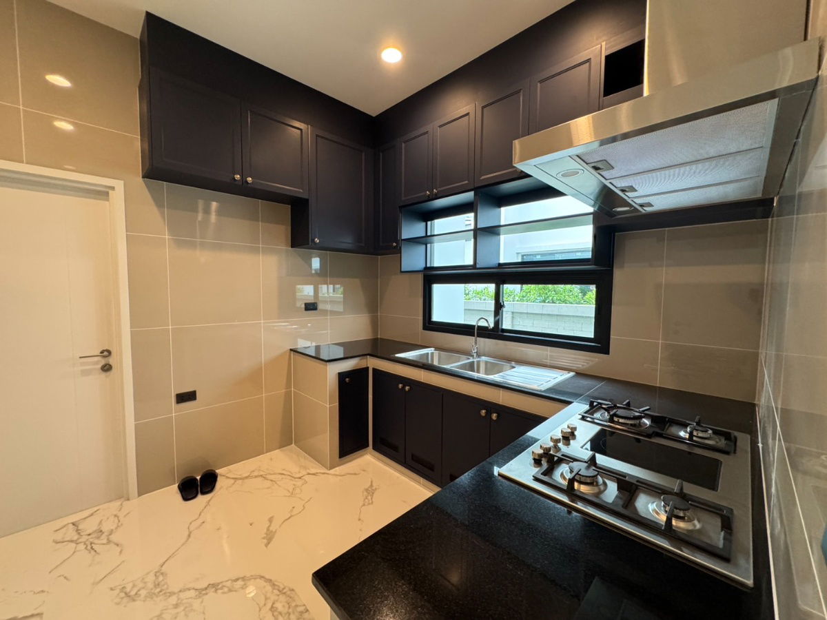 รูป แปลงมุมหลังสุดท้ายของเฟส!! เศรษฐสิริ ดอนเมือง บ้าน 308 ตร.ม. ที่ดิน 75.3 ตร.วา 4 ห้องนอน 5 ห้องน้ำ 3 ที่จอดรถ - รูปที่ 9/19