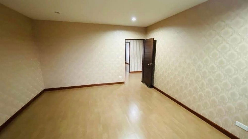 picture Call : 096-943-6200 Midtown Thasala - 6/11