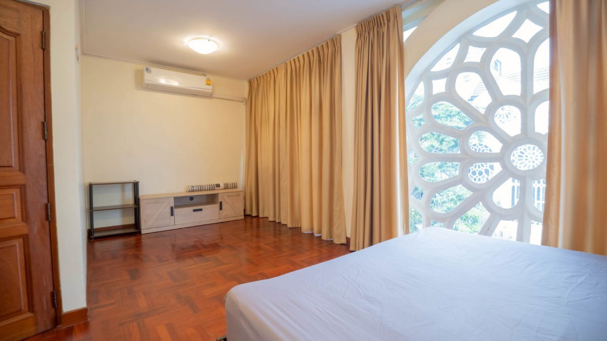 picture  Townhouse for Rent – Ekkamai Villa (Private Alley)   Between Ekkamai Soi 26 & 28 – Prime Location in Ekkamai - 4/10