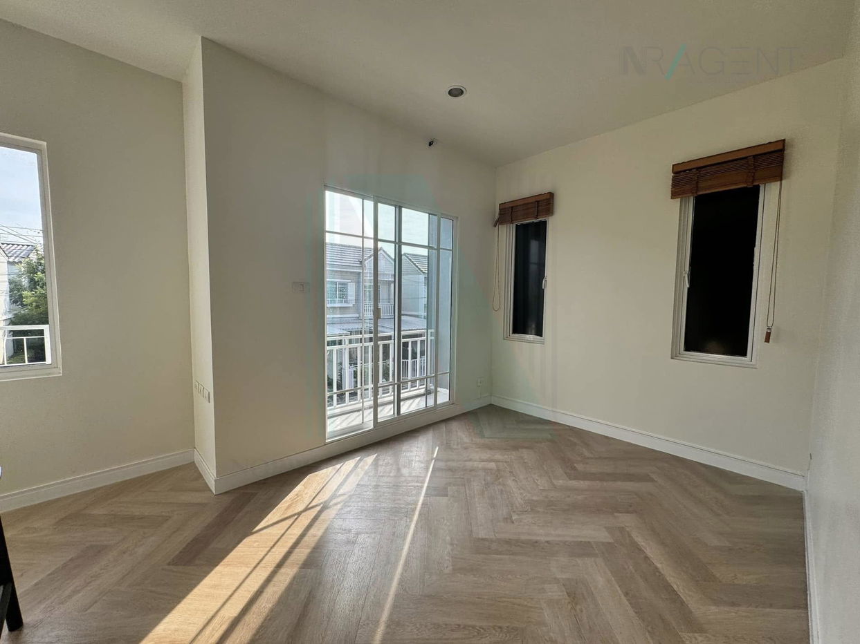 picture 🎉 For Sell Town house THE VILLAGE BANGNA KM.8 2-story 3 bedroom 2 bathroom - 3/8
