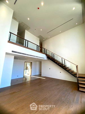 Condos for sale Charoen Nakhon Station : 4-BR Duplex at Magnolias Waterfront Residences near BTS Saphan Taksin (ID 1757123)