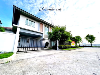 บ้านเดี่ยวให้เช่า : 📍ให้เช่าบ้านเดี่ยว Life Bangkok Boulevard รังสิต 🏠 บ้านหลังมุม ใหญ่สุดในโครงการ พร้อมพื้นที่สวน เลี้ยงสัตว์ได้
