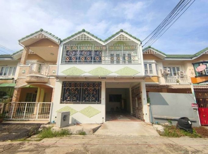 3-bed townhouse for sale, 150 sqm, 18.7 sq wah, Banpisan 10