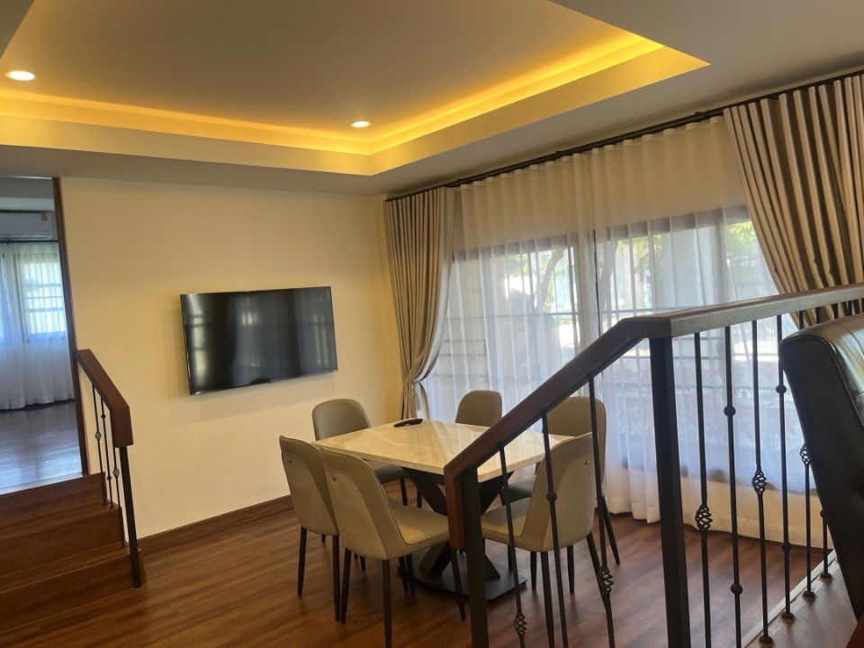 รูป ขายพูลวิลล่า Pool villa สไตล์โมเดิร์น รีโนเวทใหม่ทั้งหลัง อยู่ใกล้โรงเรียนนานาชาติหลายแห่ง เดินทางสะดวกสบายSW002832 - รูปที่ 17/26