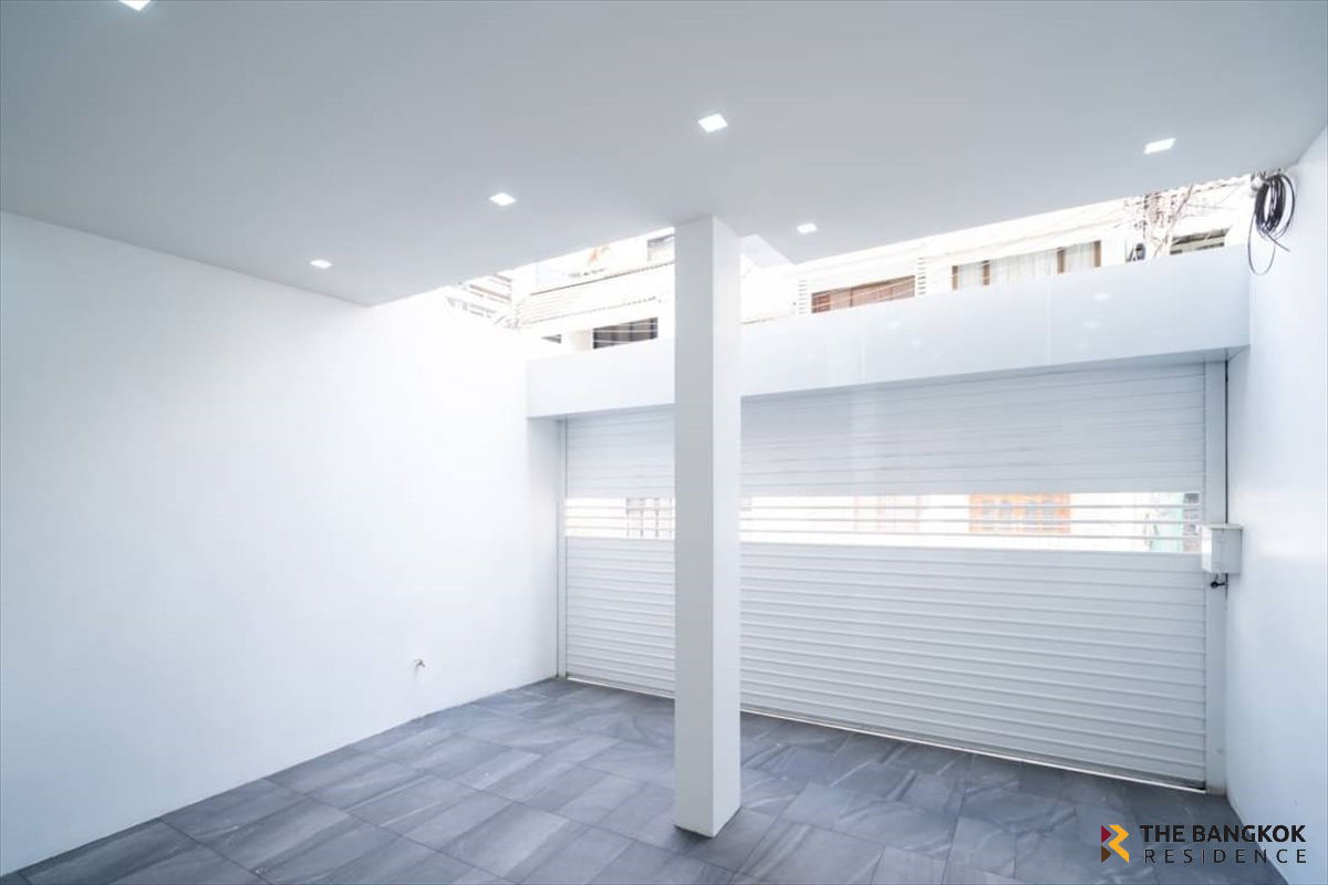 รูป 🩵 Townhouse Sukhumvit 15 🩵 near BTS asoke - รูปที่ 14/16