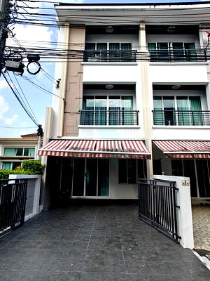 เช่าทาวน์โฮม นาคนิวาส 34 : 🚩 ให้เช่าทาวน์เฮาส์ 3 ชั้น บ้านกลางเมือง ลาดพร้าว 71 นาคนิวาส 34 3 ห้องนอน 3 ห้องน้ำ
