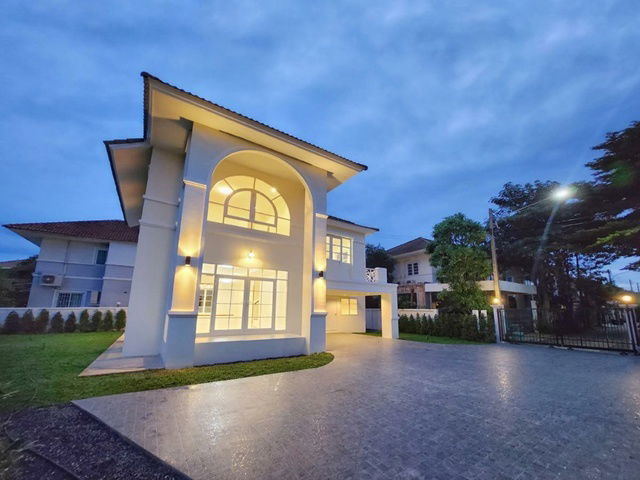 picture Phetcha PhoChae Market 1.9km. BangNamChuet Rama2 Ekachai luxury Mansion 2-storey detached house for - 1/8