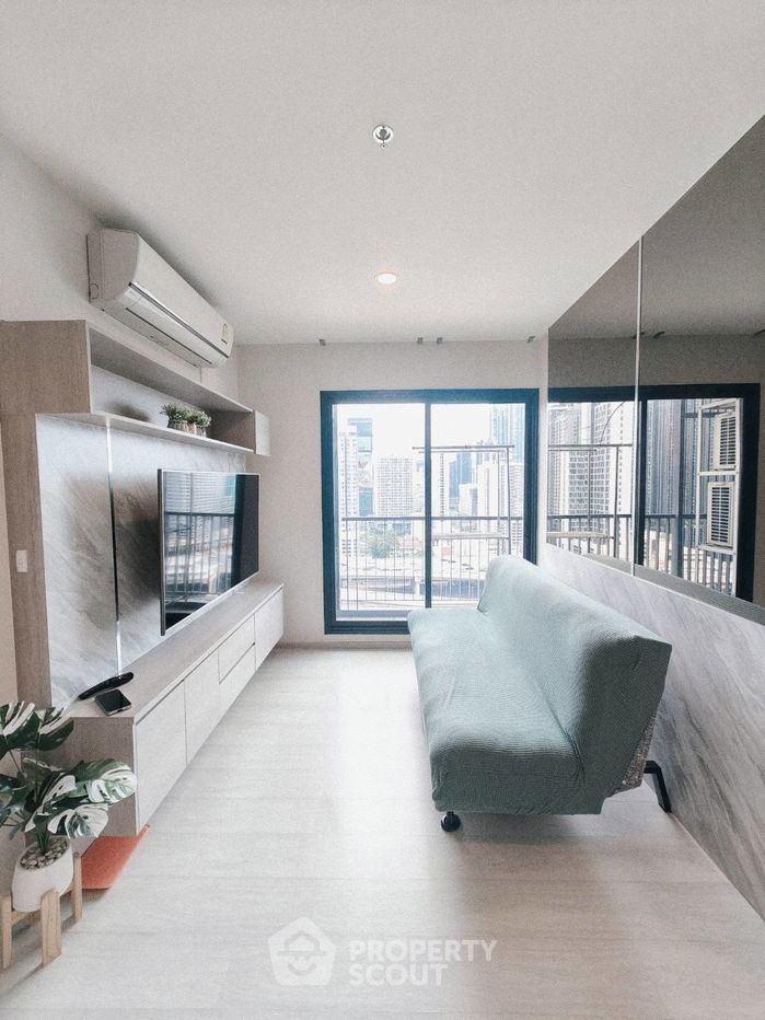 picture 2-BR Condo at Life Asoke near ARL Makkasan (ID 2243939) - 2/12