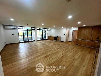 Condos for sale BTS Ekkamai : 4-BR Condo In Baan Chan Condominium, Thong Lo (7th Floor) (ID 2245163)