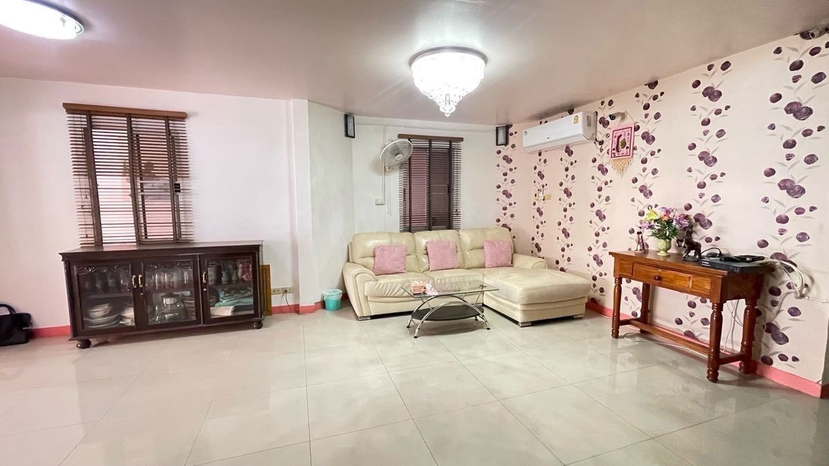รูป ขายบ้านสานฝัน สุวินทวงศ์ หลังริม สภาพดี หิ้วกระเป๋าเข้าอยู่ได้เลย ใกล้ถนนใหญ่เพียง 180 ม. - รูปที่ 11/26