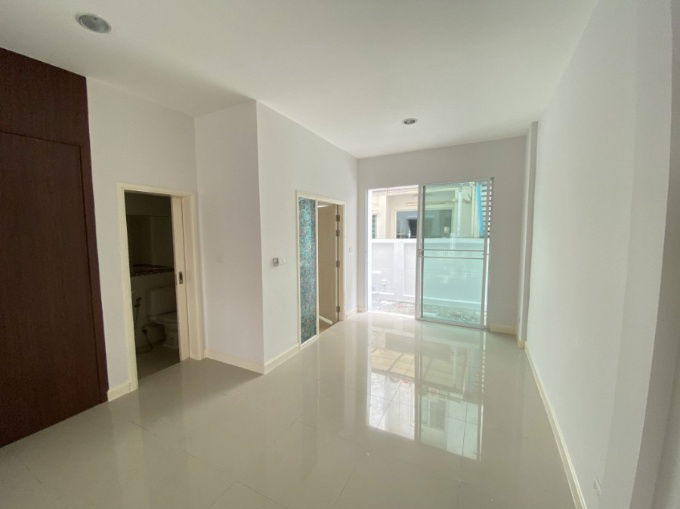 รูป 🏠 ขายทาวน์เฮ้าส์ บ้านกลางเมือง ลาดพร้าว 101 💰 ราคา 4.70 ล้านบาท | เนื้อที่ 20 ตร.ว. - รูปที่ 5/14