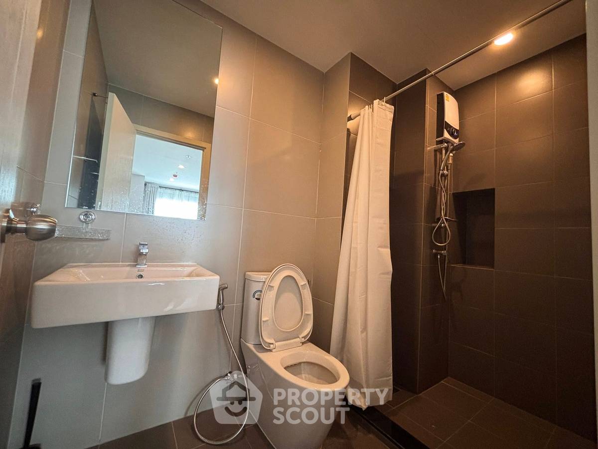 picture 2-BR Condo at Elio Sathorn-Wutthakat near BTS Wutthakat (ID 2244967) - 8/13