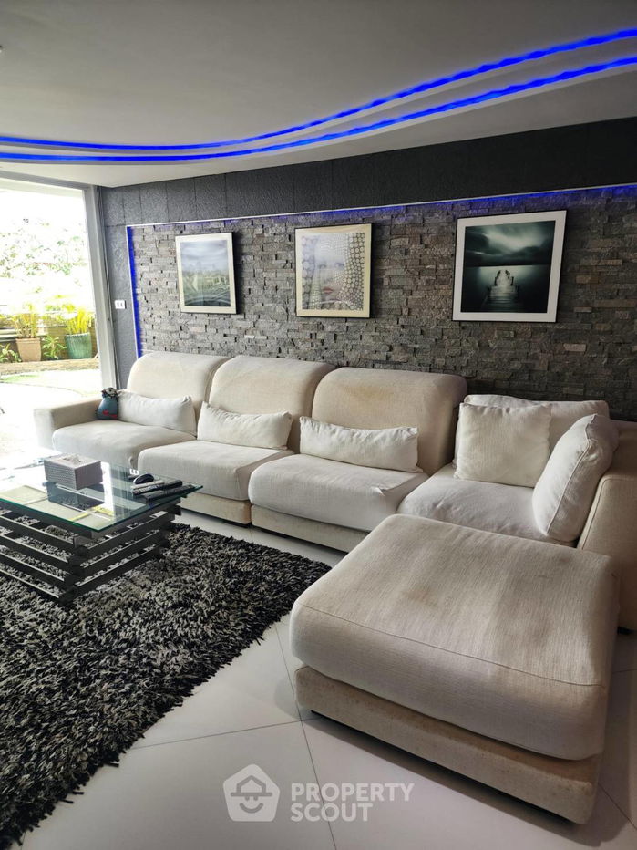 picture 2-BR Condo at Floraville Condominium near ARL Hua Mak (ID 2244266) - 2/19