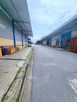 Suvarnabhumi Airport 2.5km. Warehouse 2 Storeys for rent 800sq.m. ARL Lat Krabang 899km. 201 sq.wa.
