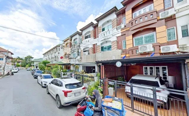 รูป ซ.นวลจันทร์ 27-33 MRT วัชรพล 1.6กม.ให้เช่าทาวน์เฮ้าส์ 3 ชั้น 21 ตร.วา.252 ตร.ม. เดอะวอล์ค เกษตร-นวมินทร์ 1.1 กม. 4นอน 3น้ำ - รูปที่ 1/8