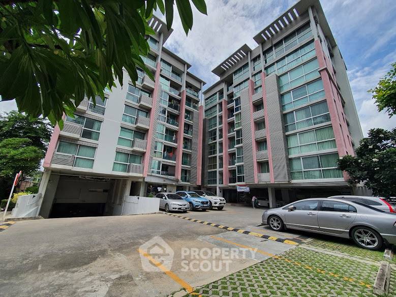 picture 2-BR Condo at The Kris Ratchada 17 near MRT Sutthisan (ID 820841) - 4/10