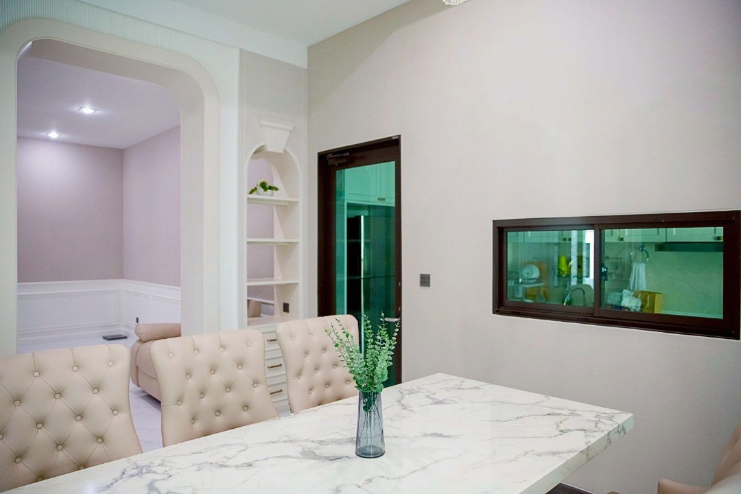 picture For Sale: Luxury Home in The Britt Chiangmai. English style house located on the 2nd Ring Road in the Sansai area- SW002829 - 19/50